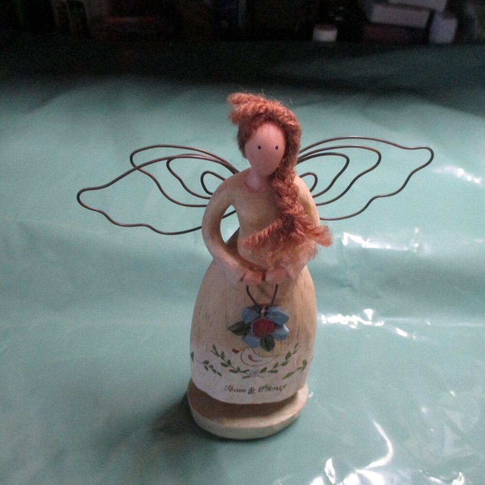 Country Gatherings 21439 Peace and Plenty Angel Figurine